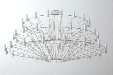 中古　美品　オランダ高級インテリアブランド モーイ(moooi)　三宅有洋デザイン　コッペリア(Coppelia)　ミニマルなデザインで幻想的な空間を作り出すLEDシャンデリア(天井照明、ペンダントライト)(定価約90万3千円)(R-082389)