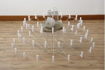 中古　美品　オランダ高級インテリアブランド モーイ(moooi)　三宅有洋デザイン　コッペリア(Coppelia)　ミニマルなデザインで幻想的な空間を作り出すLEDシャンデリア(天井照明、ペンダントライト)(定価約90万3千円)(R-082389)