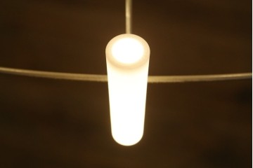 中古　美品　オランダ高級インテリアブランド モーイ(moooi)　三宅有洋デザイン　コッペリア(Coppelia)　ミニマルなデザインで幻想的な空間を作り出すLEDシャンデリア　定価約90万3千円相当　(R-082389)