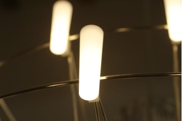 中古　美品　オランダ高級インテリアブランド モーイ(moooi)　三宅有洋デザイン　コッペリア(Coppelia)　ミニマルなデザインで幻想的な空間を作り出すLEDシャンデリア　定価約90万3千円相当　(R-082389)