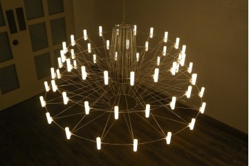 中古　美品　オランダ高級インテリアブランド モーイ(moooi)　三宅有洋デザイン　コッペリア(Coppelia)　ミニマルなデザインで幻想的な空間を作り出すLEDシャンデリア　定価約90万3千円相当　(R-082389)