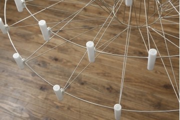 中古　美品　オランダ高級インテリアブランド モーイ(moooi)　三宅有洋デザイン　コッペリア(Coppelia)　ミニマルなデザインで幻想的な空間を作り出すLEDシャンデリア　定価約90万3千円相当　(R-082389)