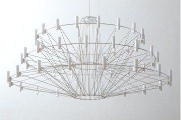 中古　美品　オランダ高級インテリアブランド モーイ(moooi)　三宅有洋デザイン　コッペリア(Coppelia)　ミニマルなデザインで幻想的な空間を作り出すLEDシャンデリア　定価約90万3千円相当　(R-082389)