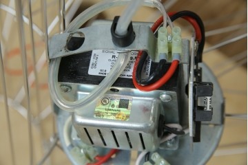 中古　美品　オランダ高級インテリアブランド モーイ(moooi)　三宅有洋デザイン　コッペリア(Coppelia)　ミニマルなデザインで幻想的な空間を作り出すLEDシャンデリア　定価約90万3千円相当　(R-082389)