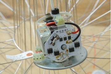 中古　美品　オランダ高級インテリアブランド モーイ(moooi)　三宅有洋デザイン　コッペリア(Coppelia)　ミニマルなデザインで幻想的な空間を作り出すLEDシャンデリア　定価約90万3千円相当　(R-082389)