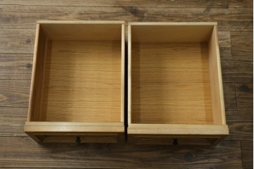 中古　トーマスビル(Thomasville)　IDC大塚家具取り扱い　アメリカンカントリースタイル　オーク材　アンティーク調　木の質感を活かしたぬくもりある風合いと気品が感じられるサイドボード　(R-082390)