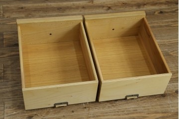 中古　トーマスビル(Thomasville)　IDC大塚家具取り扱い　アメリカンカントリースタイル　オーク材　アンティーク調　木の質感を活かしたぬくもりある風合いと気品が感じられるサイドボード　(R-082390)