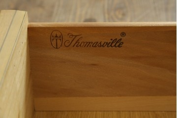 中古　トーマスビル(Thomasville)　IDC大塚家具取り扱い　アメリカンカントリースタイル　オーク材　アンティーク調　木の質感を活かしたぬくもりある風合いと気品が感じられるサイドボード　(R-082390)