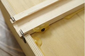 中古　トーマスビル(Thomasville)　IDC大塚家具取り扱い　アメリカンカントリースタイル　オーク材　アンティーク調　木の質感を活かしたぬくもりある風合いと気品が感じられるサイドボード　(R-082390)