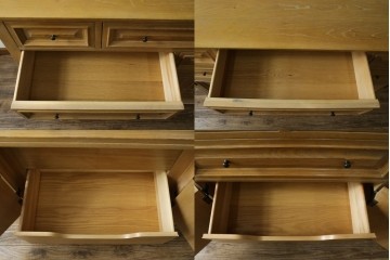 中古　トーマスビル(Thomasville)　IDC大塚家具取り扱い　アメリカンカントリースタイル　オーク材　アンティーク調　木の質感を活かしたぬくもりある風合いと気品が感じられるサイドボード　(R-082390)