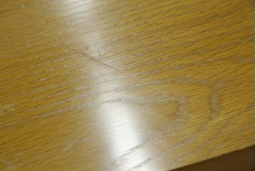 中古　トーマスビル(Thomasville)　IDC大塚家具取り扱い　アメリカンカントリースタイル　オーク材　アンティーク調　木の質感を活かしたぬくもりある風合いと気品が感じられるサイドボード　(R-082390)