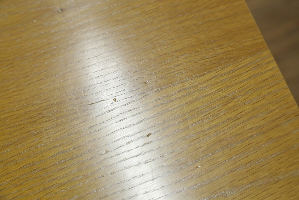 中古　トーマスビル(Thomasville)　IDC大塚家具取り扱い　アメリカンカントリースタイル　オーク材　アンティーク調　木の質感を活かしたぬくもりある風合いと気品が感じられるサイドボード　(R-082390)