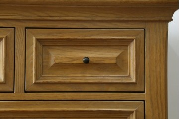 中古　トーマスビル(Thomasville)　IDC大塚家具取り扱い　アメリカンカントリースタイル　オーク材　アンティーク調　木の質感を活かしたぬくもりある風合いと気品が感じられるサイドボード　(R-082390)