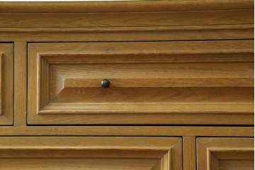 中古　トーマスビル(Thomasville)　IDC大塚家具取り扱い　アメリカンカントリースタイル　オーク材　アンティーク調　木の質感を活かしたぬくもりある風合いと気品が感じられるサイドボード　(R-082390)