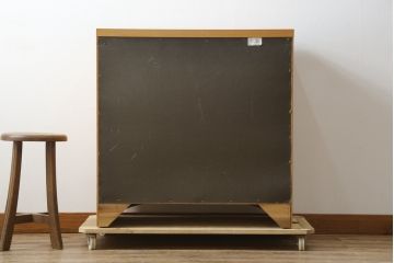 中古　トーマスビル(Thomasville)　インプレッション(IMPRESSIONS)　オーク材　カントリースタイルの空間づくりに活躍するチェスト(サイドチェスト、引き出し)(R-082392)