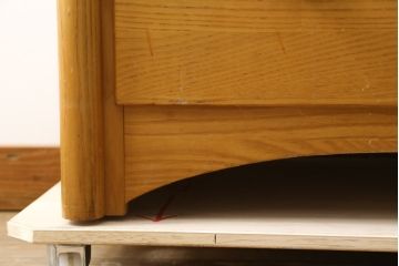 中古　トーマスビル(Thomasville)　インプレッション(IMPRESSIONS)　オーク材　カントリースタイルの空間づくりに活躍するチェスト(サイドチェスト、引き出し)(R-082393)