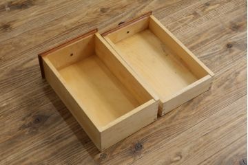 中古　希少な廃盤品!!　横浜ダニエル(daniel)　気品漂う洗練されたデザインが魅力的!! 珍しい三面鏡付きドレッサー(鏡台、化粧台、ミラー)(定価約85万円)(R-082396)