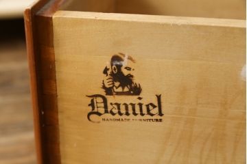 中古　希少な廃盤品!!　横浜ダニエル(daniel)　気品漂う洗練されたデザインが魅力的!! 珍しい三面鏡付きドレッサー(鏡台、化粧台、ミラー)(定価約85万円)(R-082396)