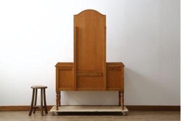 中古　希少な廃盤品!!　横浜ダニエル(daniel)　気品漂う洗練されたデザインが魅力的!! 珍しい三面鏡付きドレッサー(鏡台、化粧台、ミラー)(定価約85万円)(R-082396)