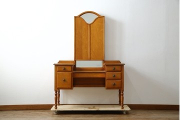 中古　希少な廃盤品!!　横浜ダニエル(daniel)　気品漂う洗練されたデザインが魅力的!! 珍しい三面鏡付きドレッサー　定価約85万円　(R-082396)
