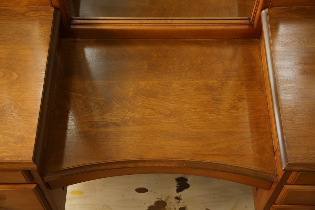 中古　希少な廃盤品!!　横浜ダニエル(daniel)　気品漂う洗練されたデザインが魅力的!! 珍しい三面鏡付きドレッサー　定価約85万円　(R-082396)