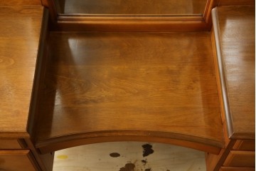 中古　希少な廃盤品!!　横浜ダニエル(daniel)　気品漂う洗練されたデザインが魅力的!! 珍しい三面鏡付きドレッサー　定価約85万円　(R-082396)