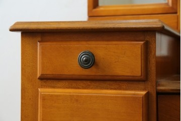 中古　希少な廃盤品!!　横浜ダニエル(daniel)　気品漂う洗練されたデザインが魅力的!! 珍しい三面鏡付きドレッサー　定価約85万円　(R-082396)