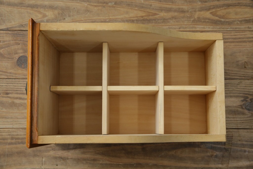 中古　希少な廃盤品!!　横浜ダニエル(daniel)　気品漂う洗練されたデザインが魅力的!! 珍しい三面鏡付きドレッサー　定価約85万円　(R-082396)