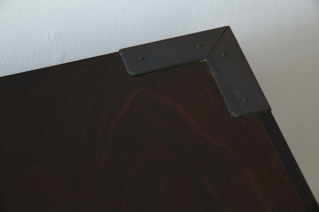 中古　美品　松本民芸家具　高山式　直線的なデザインが洗練された雰囲気を醸し出す金具付きタンス　定価約50万円　(R-082400)