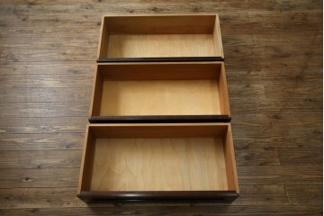 中古　美品　松本民芸家具　高山式　直線的なデザインが洗練された雰囲気を醸し出す金具付きタンス　定価約50万円　(R-082400)