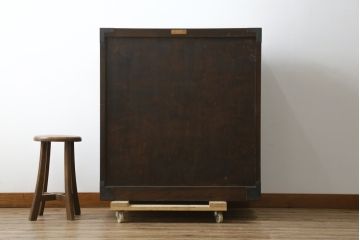 中古　美品　松本民芸家具　高山式　直線的なデザインが洗練された雰囲気を醸し出す金具付きタンス(チェスト、衣装箪笥、収納たんす、引き出し)(定価約50万円)(R-082400)