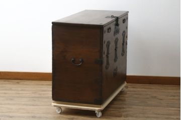 アジアンアンティーク　松材　味わい深い風合いが魅力のバンダチ(バンダジ、半閉櫃、李朝家具、李朝タンス、収納箪笥)(R-082403)