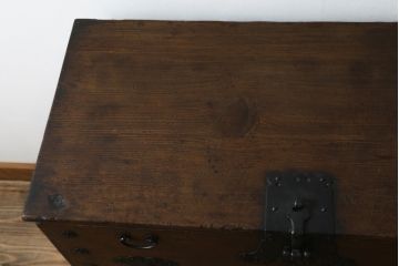アジアンアンティーク　松材　味わい深い風合いが魅力のバンダチ(バンダジ、半閉櫃、李朝家具、李朝タンス、収納箪笥)(R-082403)