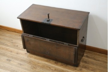 アジアンアンティーク　松材　味わい深い風合いが魅力のバンダチ　(R-082403)