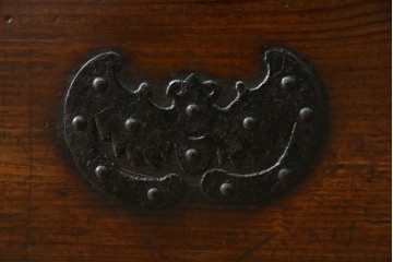 アジアンアンティーク　松材　味わい深い風合いが魅力のバンダチ　(R-082403)