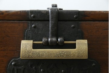 アジアンアンティーク　松材　味わい深い風合いが魅力のバンダチ　(R-082403)