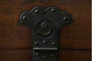 アジアンアンティーク　松材　味わい深い風合いが魅力のバンダチ　(R-082403)