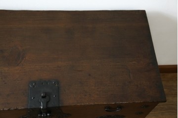 アジアンアンティーク　松材　味わい深い風合いが魅力のバンダチ　(R-082403)