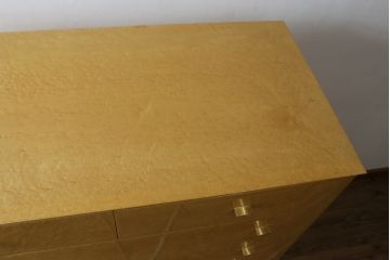 中古　美品　松創(MATSUSO・マツソウ)　バーズアイメープル　洗練された佇まいが魅力的なチェスト(サイドチェスト、引き出し、衣類箪笥、整理箪笥、収納箪笥)(定価推定約120万円)(R-082404)