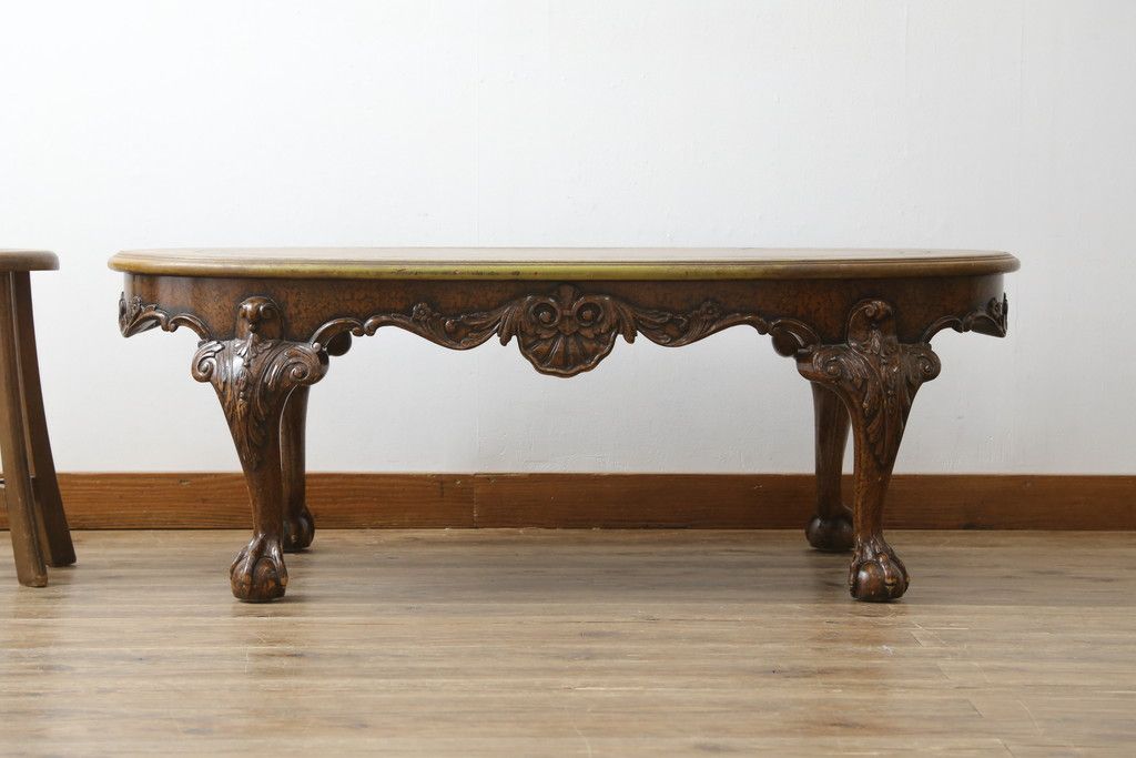 イギリスビンテージ　MAITLAND SMITH(メートランドスミス)　レザートップ　アンティーク調　華やかな彫刻がエレガントなローテーブル(リビングテーブル、センターテーブル、カフェテーブル、コーヒーテーブル、革、英国、ヴィンテージ)(定価約40万円)(R-082405)