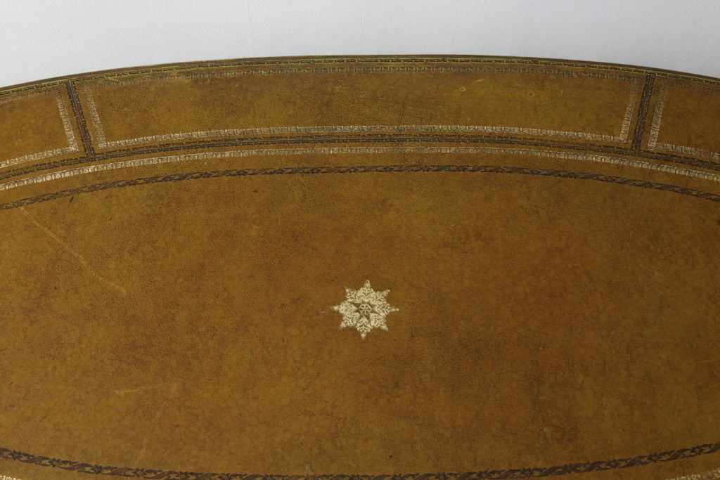 イギリスビンテージ　MAITLAND SMITH(メートランドスミス)　レザートップ　アンティーク調　華やかな彫刻がエレガントなローテーブル(リビングテーブル、センターテーブル、カフェテーブル、コーヒーテーブル、革、英国、ヴィンテージ)(定価約40万円)(R-082405)