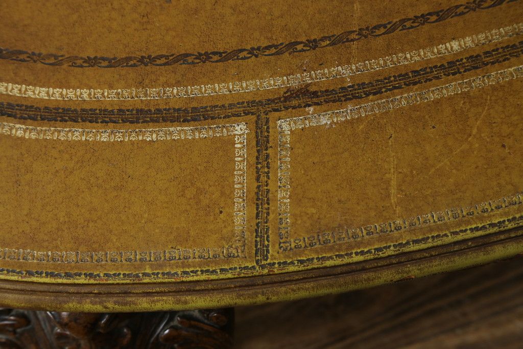 イギリスビンテージ　MAITLAND SMITH(メートランドスミス)　レザートップ　アンティーク調　華やかな彫刻がエレガントなローテーブル(リビングテーブル、センターテーブル、カフェテーブル、コーヒーテーブル、革、英国、ヴィンテージ)(定価約40万円)(R-082405)