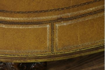 イギリスビンテージ　MAITLAND SMITH(メートランドスミス)　レザートップ　アンティーク調　華やかな彫刻がエレガントなローテーブル(リビングテーブル、センターテーブル、カフェテーブル、コーヒーテーブル、革、英国、ヴィンテージ)(定価約40万円)(R-082405)