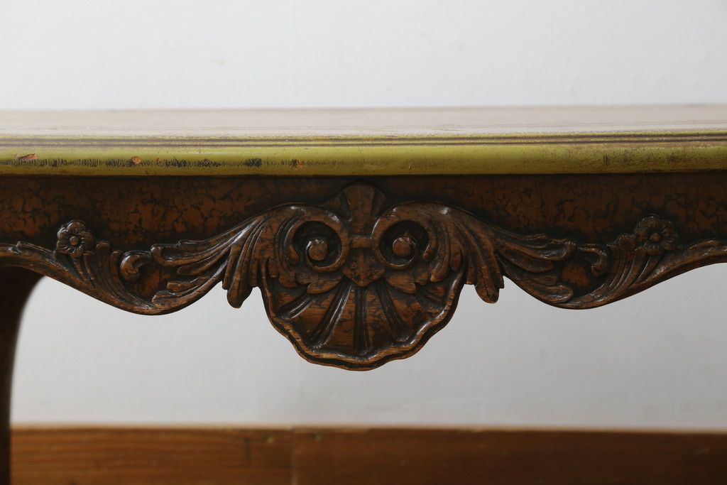 イギリスビンテージ　MAITLAND SMITH(メートランドスミス)　レザートップ　アンティーク調　華やかな彫刻がエレガントなローテーブル(リビングテーブル、センターテーブル、カフェテーブル、コーヒーテーブル、革、英国、ヴィンテージ)(定価約40万円)(R-082405)