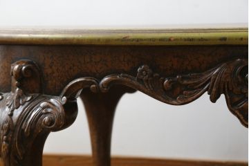 イギリスビンテージ　MAITLAND SMITH(メートランドスミス)　レザートップ　アンティーク調　華やかな彫刻がエレガントなローテーブル(リビングテーブル、センターテーブル、カフェテーブル、コーヒーテーブル、革、英国、ヴィンテージ)(定価約40万円)(R-082405)