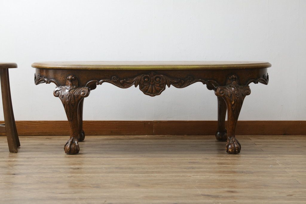 イギリスビンテージ　MAITLAND SMITH(メートランドスミス)　レザートップ　アンティーク調　華やかな彫刻がエレガントなローテーブル(リビングテーブル、センターテーブル、カフェテーブル、コーヒーテーブル、革、英国、ヴィンテージ)(定価約40万円)(R-082405)