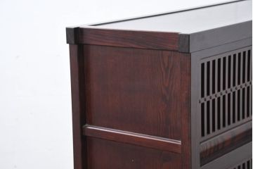 中古　美品　上質な和の空間を演出する水屋箪笥(食器棚、茶箪笥、戸棚、収納棚、キャビネット)(R-082409)