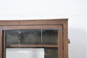 和製アンティーク　どこか懐かしい雰囲気を感じる栓材の重ね戸棚(収納棚、キャビネット、飾り棚、食器棚、本箱、ブックケース、上下バラ売り可能)(R-082411)