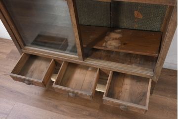 和製アンティーク　どこか懐かしい雰囲気を感じる栓材のサイドキャビネット(サイドボード、収納棚、戸棚、飾り棚)(R-082413)