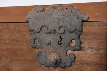 和製アンティーク　桐材　檜(ヒノキ)材　経年による風合いが魅力的な三国時代箪笥・下段(サイドチェスト、引き出し、和タンス、収納箪笥、衣装箪笥、整理たんす)(R-082416)